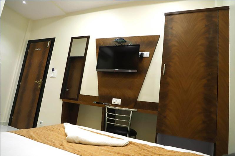Hotel Golden Hayyath Inn มุมไบ ภายนอก รูปภาพ