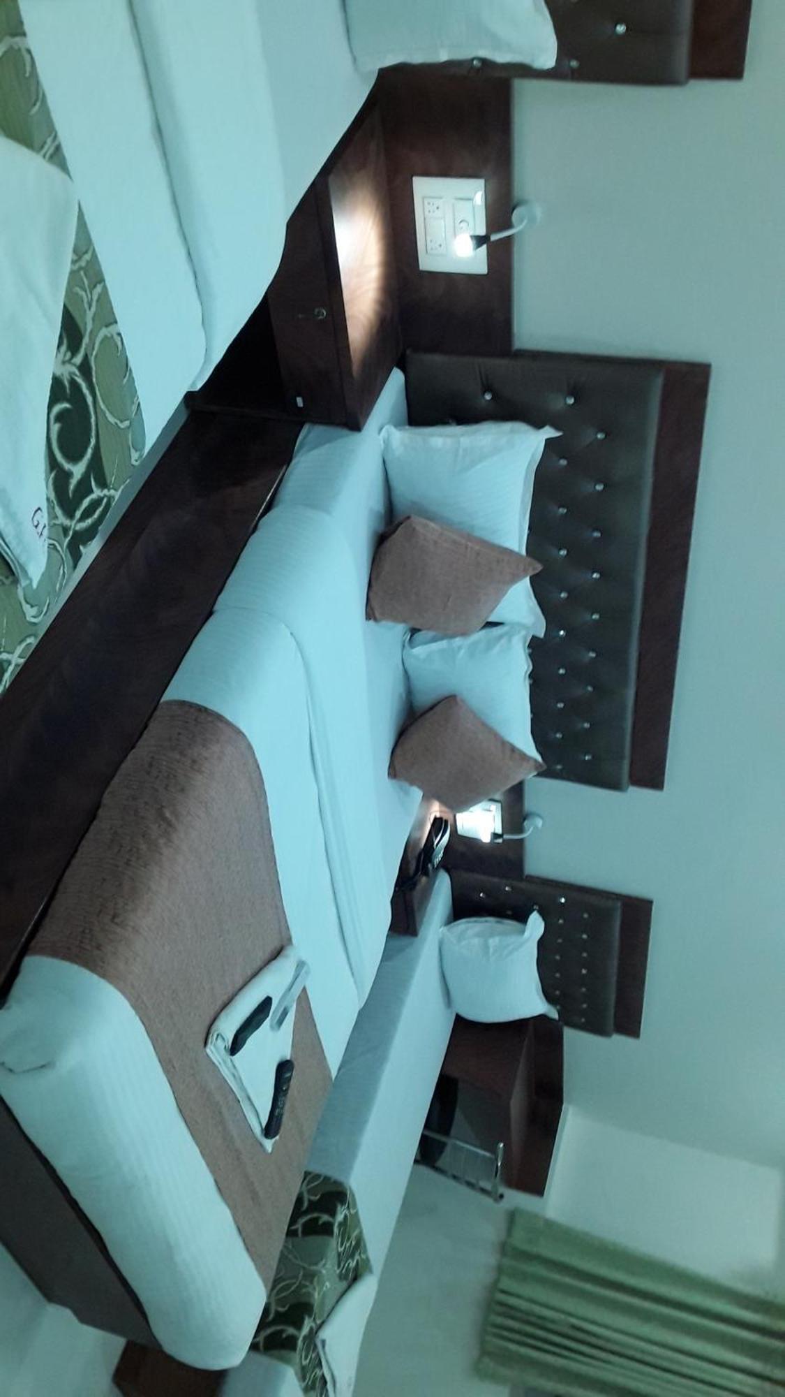 Hotel Golden Hayyath Inn มุมไบ ภายนอก รูปภาพ
