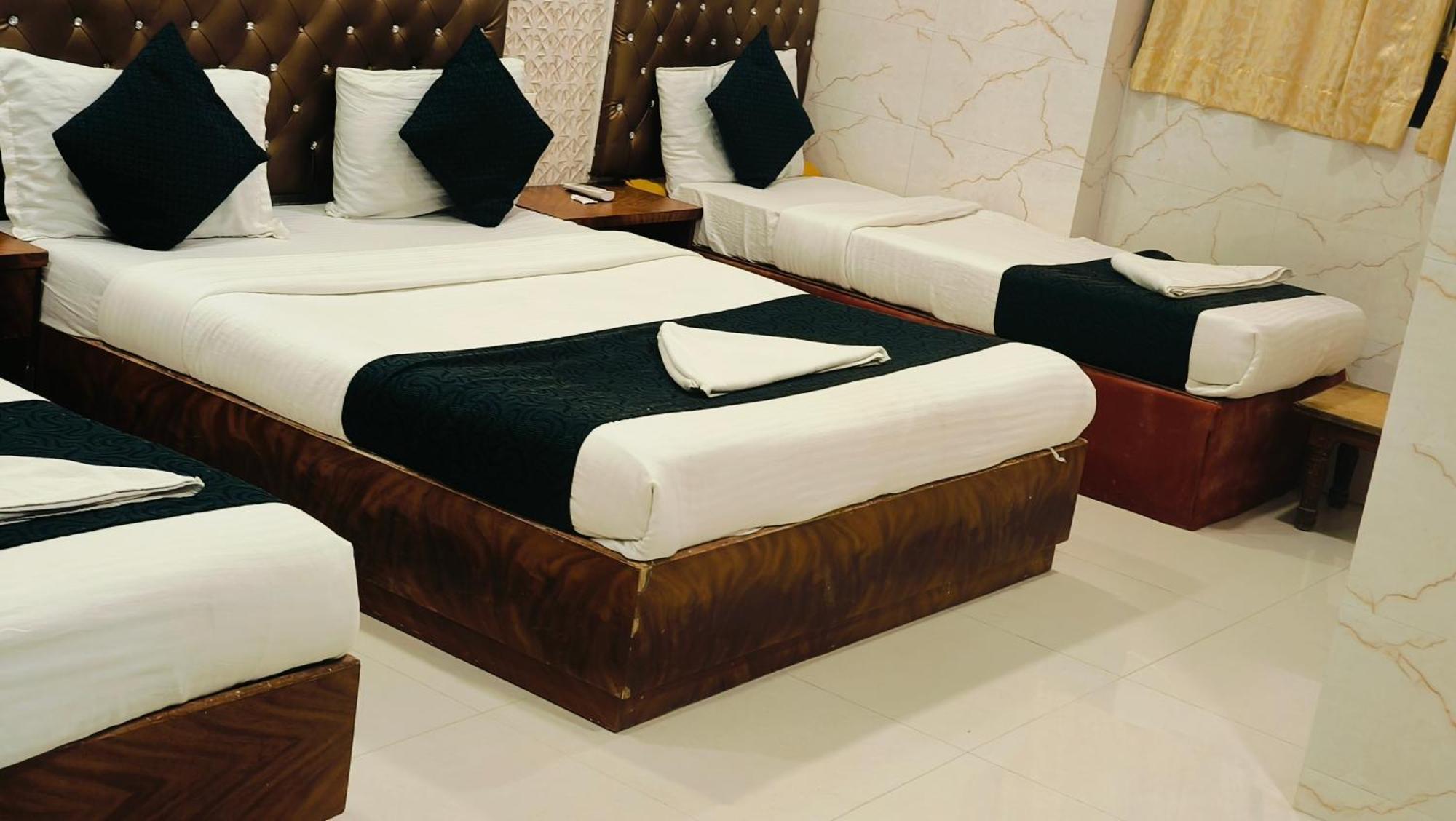 Hotel Golden Hayyath Inn มุมไบ ภายนอก รูปภาพ