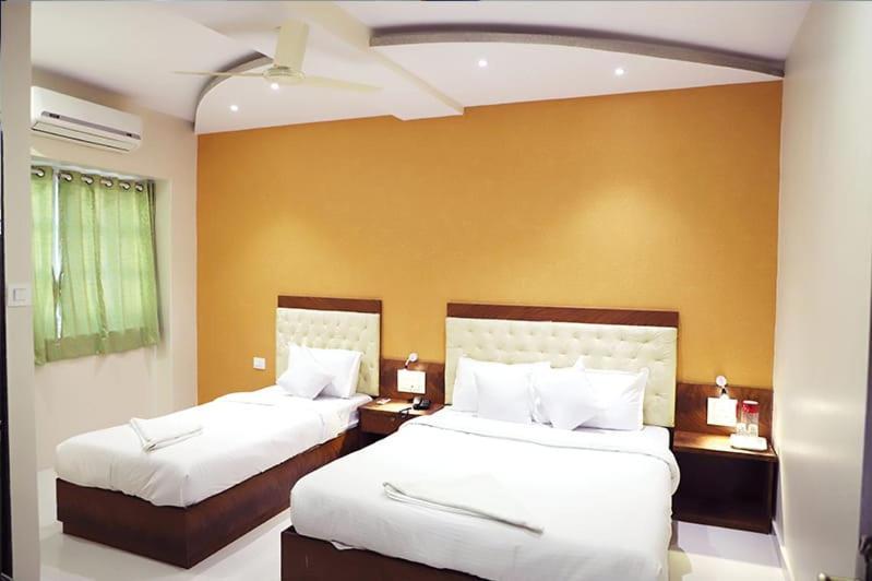 Hotel Golden Hayyath Inn มุมไบ ภายนอก รูปภาพ