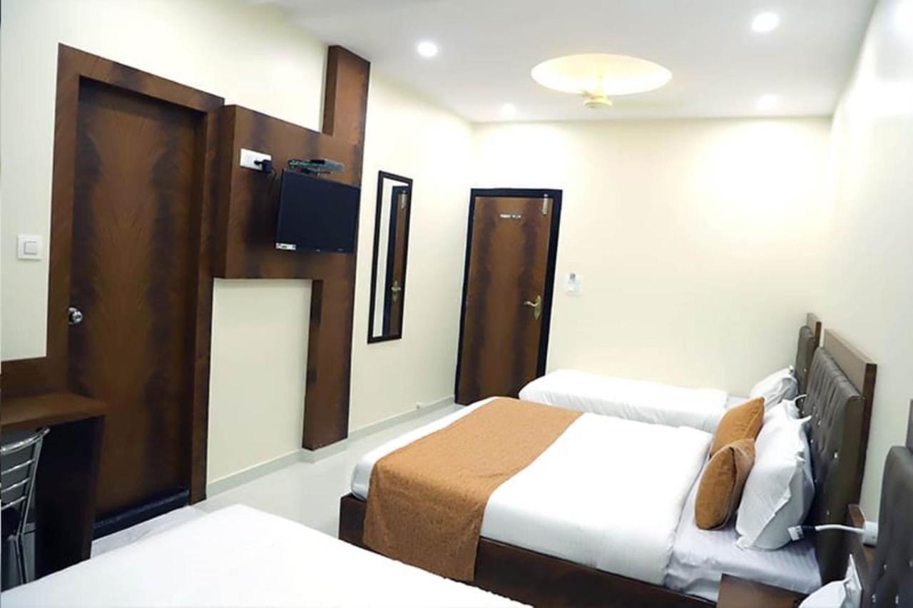 Hotel Golden Hayyath Inn มุมไบ ภายนอก รูปภาพ